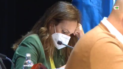 Sandra Domínguez deja su acta de consejera del Cabildo majorero