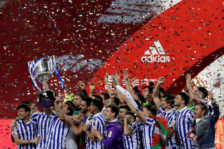 La Real Sociedad gana su tercer título de la Copa 34 años después