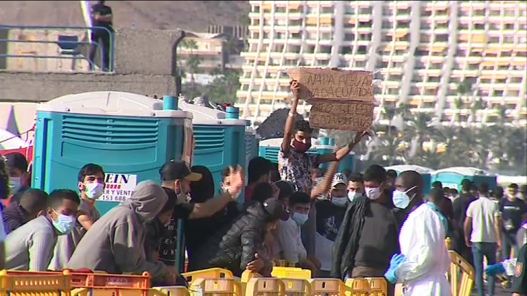 La Red de Inmigración pide un protocolo urgente que garantice la traducción para vacunar migrantes