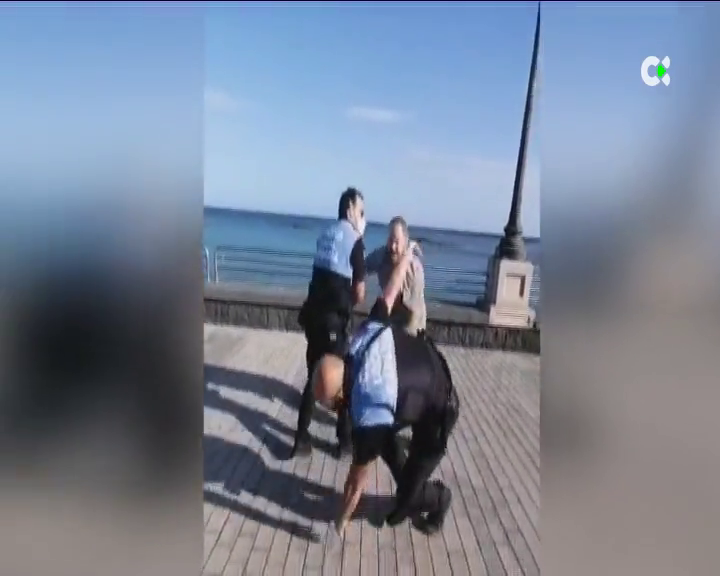 Detenido tras negarse a ponerse la mascarilla durante una concentración