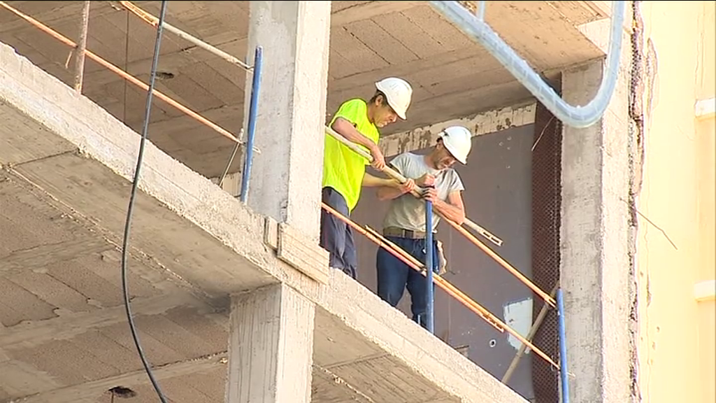 Maroto asegura que el Gobierno seguirá protegiendo a los trabajadores con los ERTE