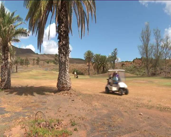 El campo de golf de Costa Teguise agoniza sin turismo y sin agua