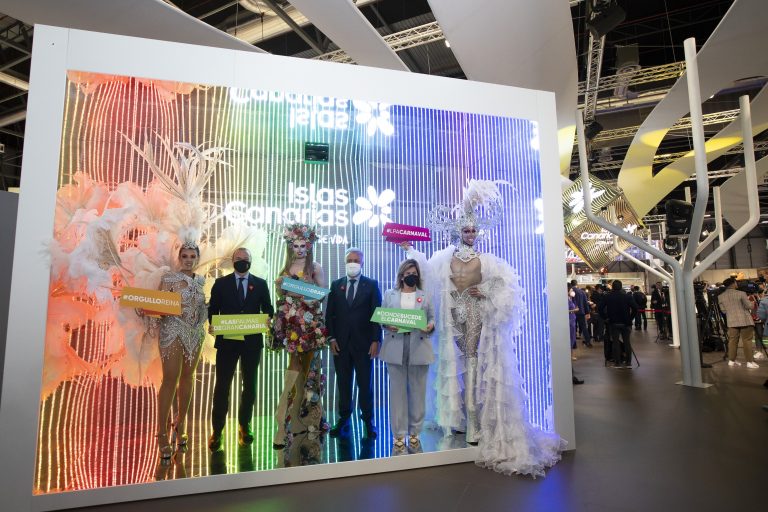 Minerva Hernández y drag Sethlas presentan en Fitur el Carnaval de Las Palmas de GC