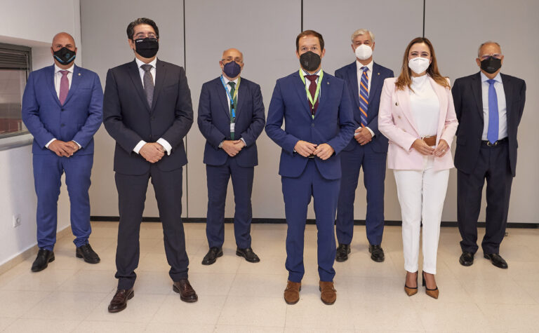 Los cabildos promocionan Canarias como destino seguro en Fitur