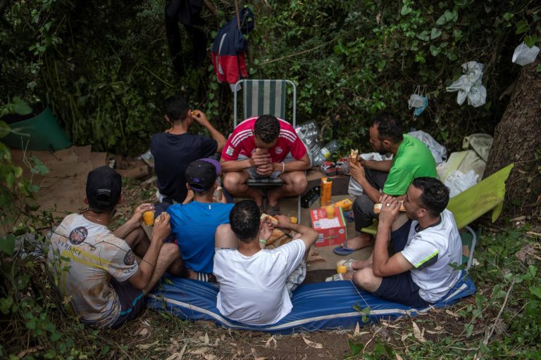 Ceuta tramita cerca de 200 peticiones de asilo de migrantes marroquíes