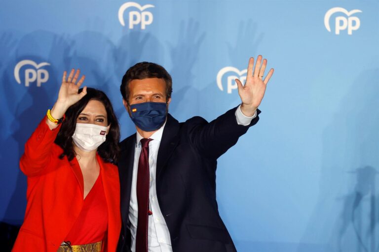 Casado celebra el triunfo de Ayuso como el regreso del PP que vencerá a Sánchez