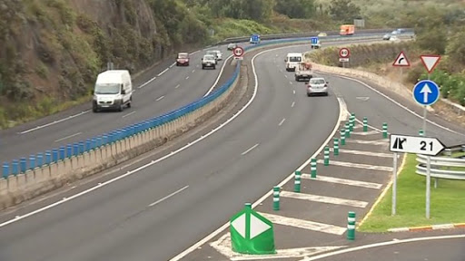 Reasfaltan una parte de la TF-16 a su paso por Valle de Guerra, en Tenerife