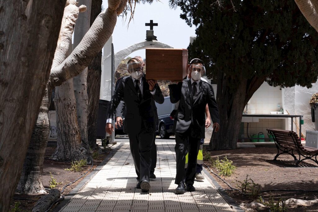 familias buscan cadáveres cayuco 