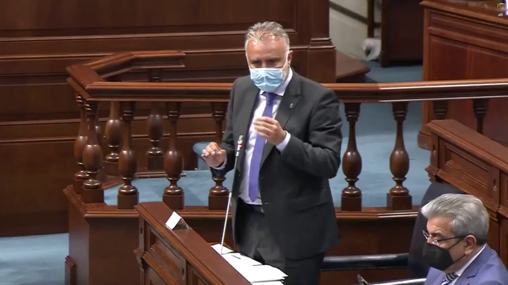 Torres dice que en la escuela hay que recordar que Canarias es volcánica