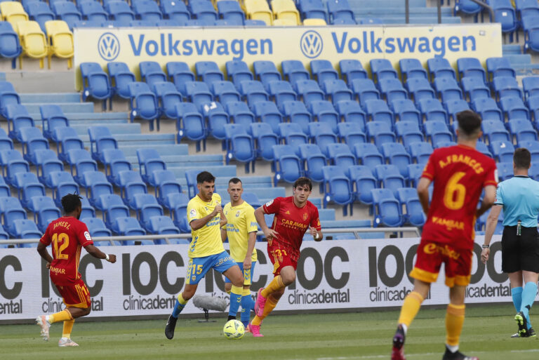 El Zaragoza toma aire ante la UD (0-2)