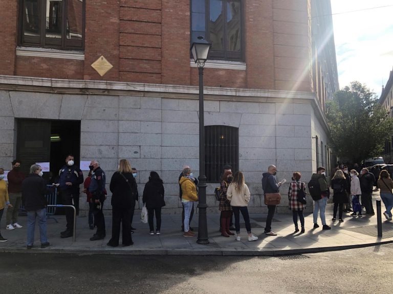 La participación en las elecciones madrileñas a las 13 horas es del 28,44 %