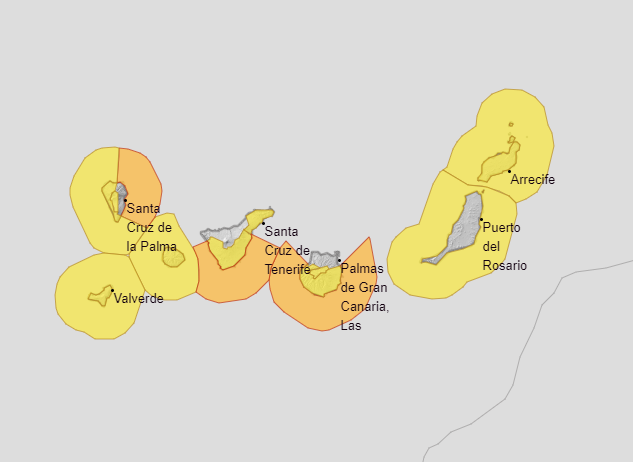 Protección Civil y Emergencias alerta por fuertes vientos y oleaje en las Islas Canarias