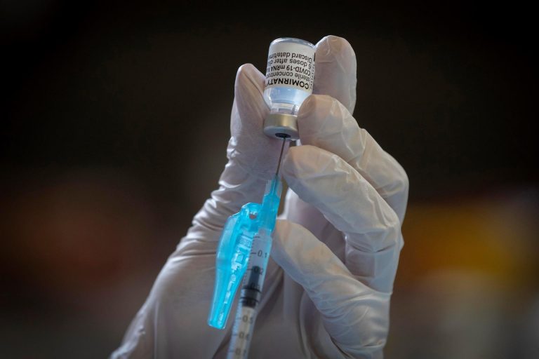 Sanidad insiste en la vacunación contra el covid para mitigar la gravedad de nuevos contagios