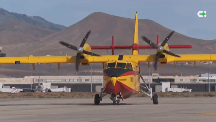Un hidroavión del Ejército del Aire realiza prácticas en Canarias