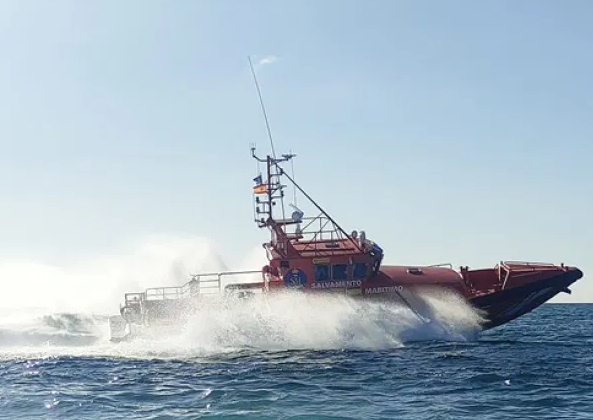 Rescatan a 16 subsaharianos de una patera próxima a Maspalomas, Gran Canaria