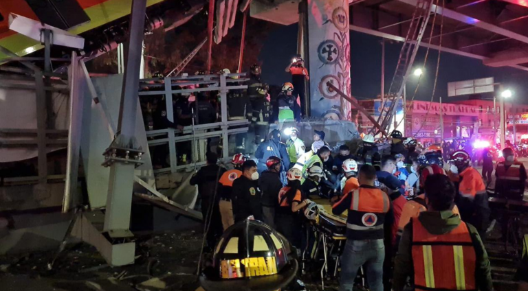 Al menos 24 muertos y 65 y hospitalizados al desplomarse un metro en Ciudad de México