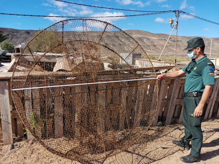 La Guardia Civil detiene a un hombre por falsedad documental y le levanta 6 actas de denuncia en materia de pesca ilegal