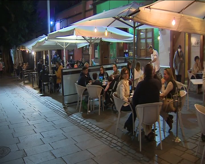 Diversas fiestas en Canarias el primer viernes sin toque de queda
