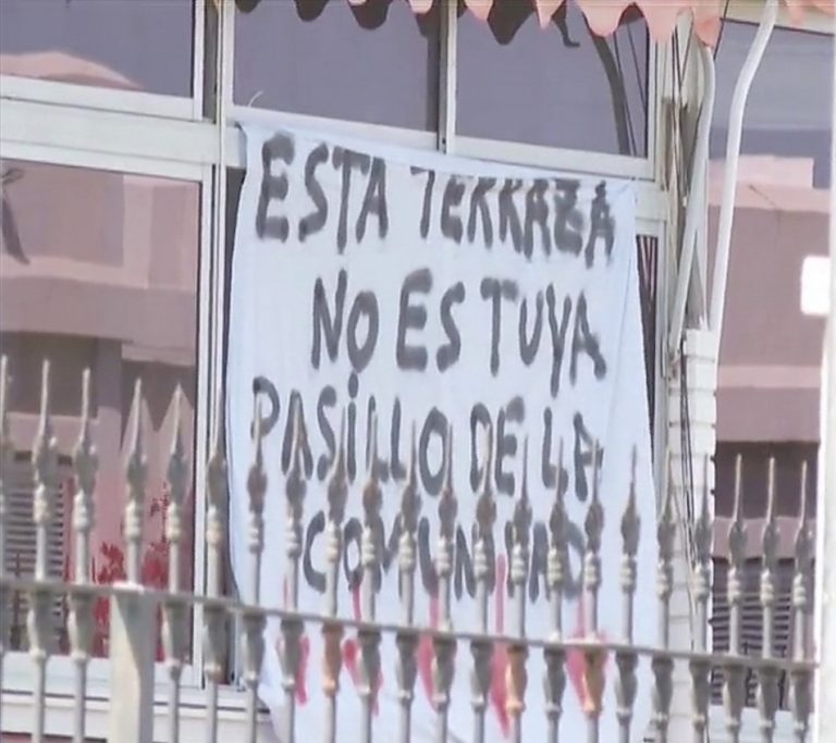 Un pasillo comunitario el origen de la discordia entre los vecinos de la playa de Las Burras, en Gran Canaria