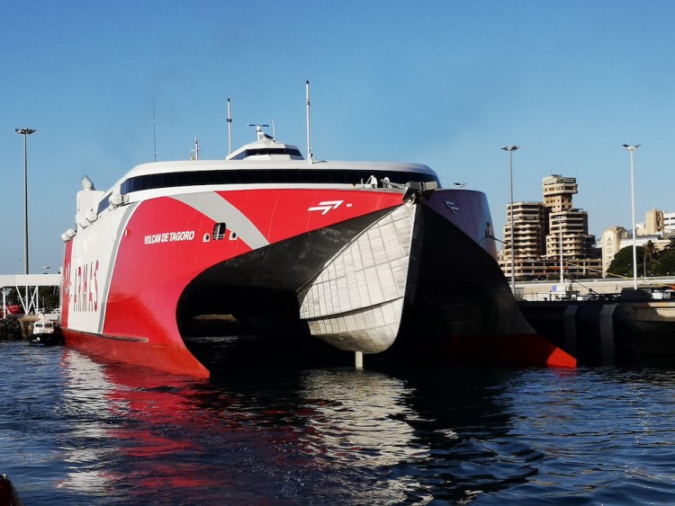 Nuevo ferri para unir las dos ciudades más grandes de Canarias