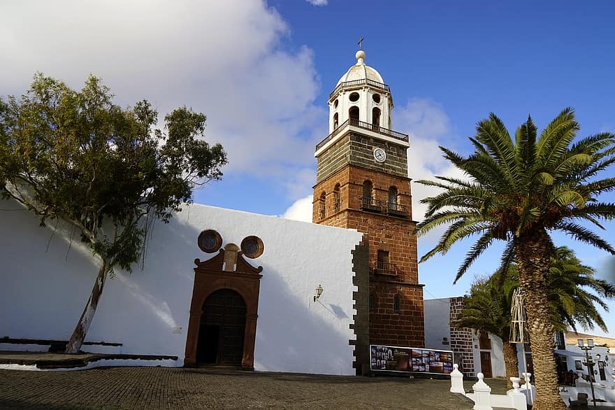 Las campanas de Lanzarote y Fuerteventura ya tienen archivo propio