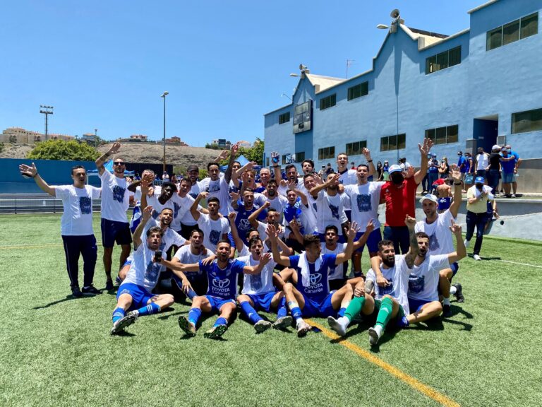 La UD San Fernando asciende a la Segunda RFEF tras imponerse al Tenisca (3-0)