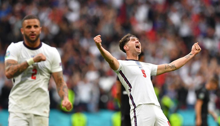 Inglaterra se clasifica para cuartos a costa de una Alemania sin empuje (2-0)
