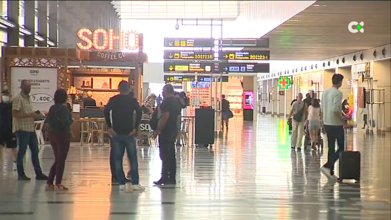 Los aeropuertos canarios pueden tardar más de tres años en recuperar su actividad