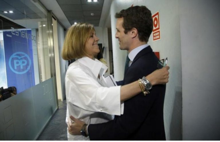 El juez imputa a Cospedal y a su marido por el espionaje a Bárcenas