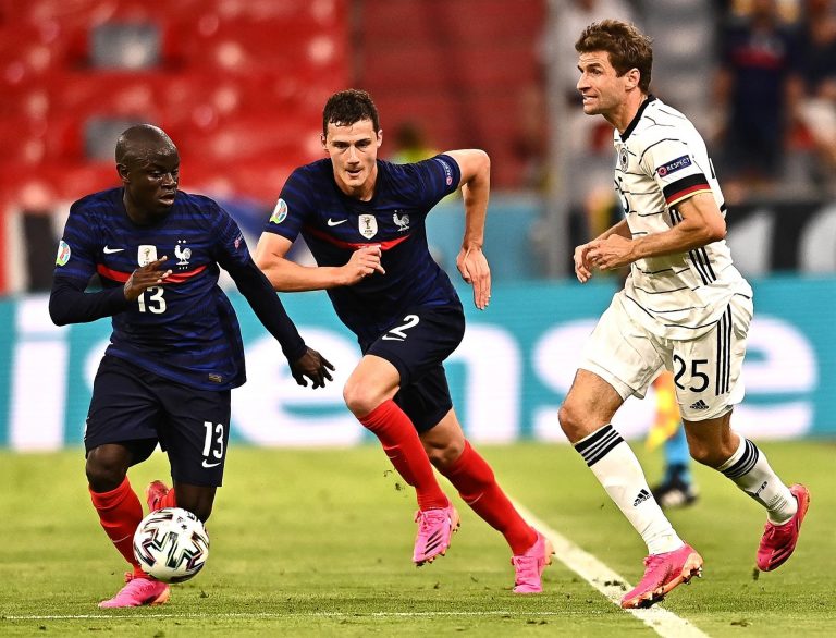 Un gol de Hummels en propia puerta da la victoria a Francia (1-0)