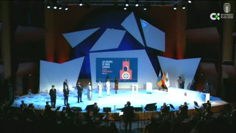 El Alfredo Kraus acogió el acto de Honores y Distinciones de la capital con mención especial para Pérez Galdós