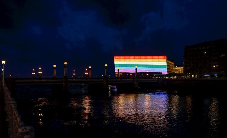 La nueva ley trans llega a tiempo para el Orgullo tras una ardua negociación