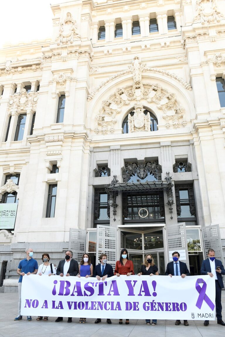 El movimiento feminista sale esta noche a la calle tras últimos asesinatos