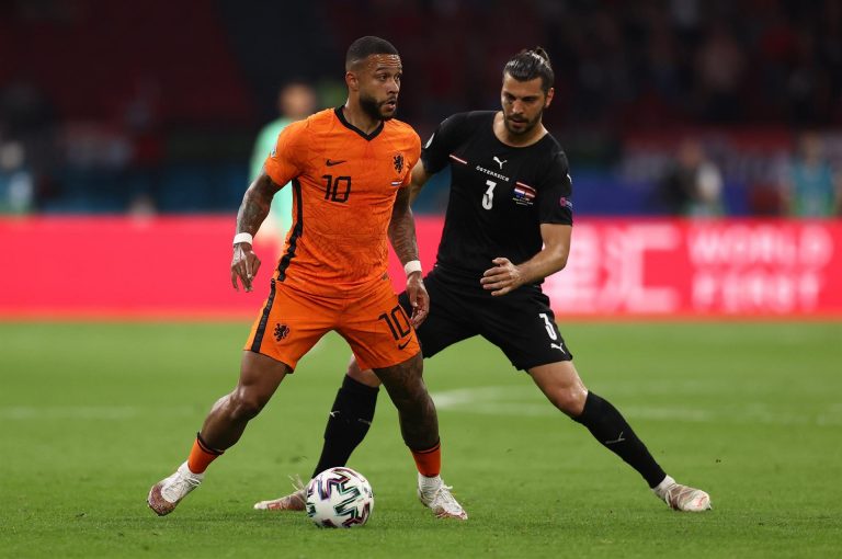 Países Bajos se coloca en octavos tras imponerse a Austria (2-0)