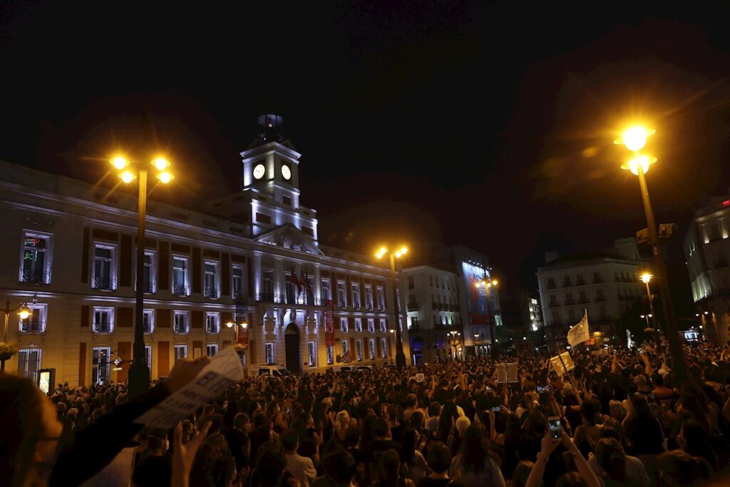 Clamor niñas y joven Sevilla