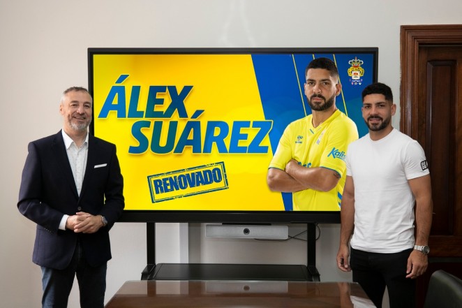 El defensa central Álex Suárez renueva con la UD Las Palmas hasta 2024