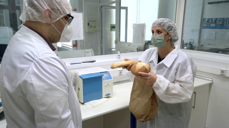 El peligroso aumento de los contagios entre los jóvenes, en ‘Fuera de plano’