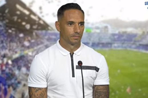 Suso Santana recibe entre lágrimas el distintivo “Leyenda blanquiazul”