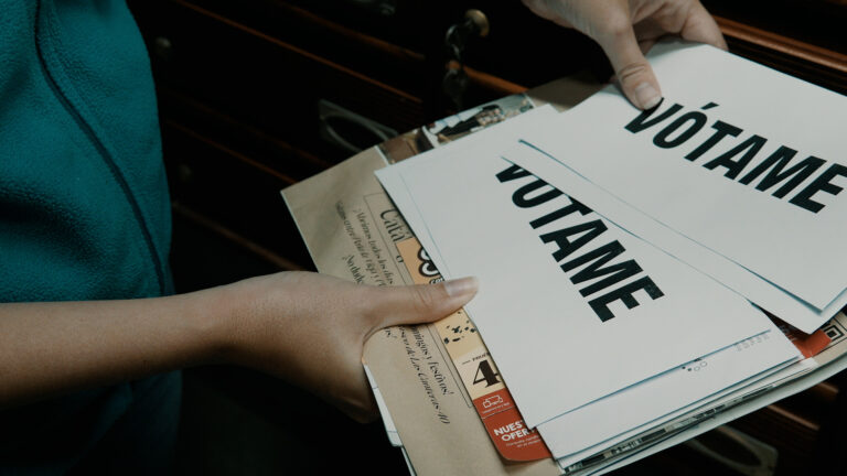 ‘Trópico Distópico’ analiza la democracia y el futuro sistema electoral canario