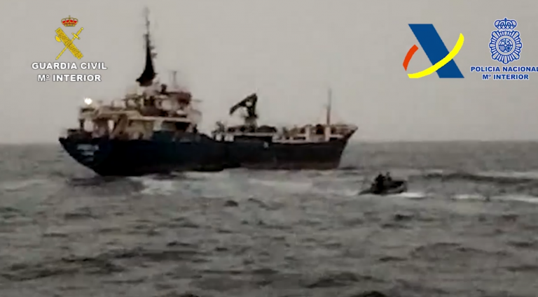 Interceptado un buque cargado con 8.400 kilogramos de hachís en aguas de África Occidental