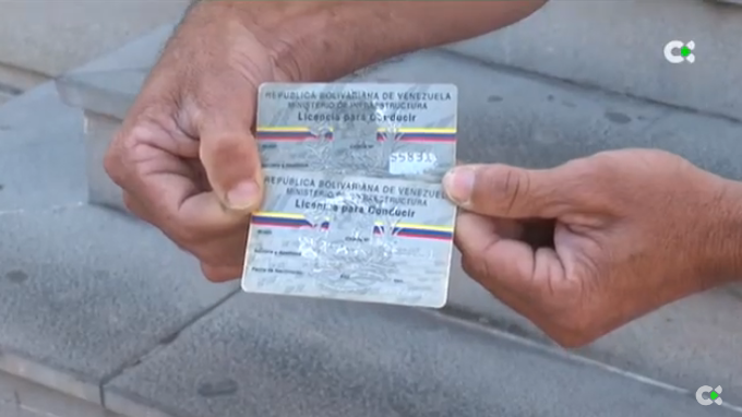 Una presunta trama de falsedad documental afecta a 200 venezolanos en Tenerife