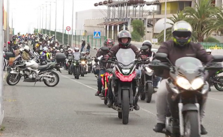 Los moteros celebran su día reclamando mejoras en las vías