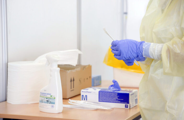 Canarias vuelve a batir récord de contagios, 690 en las últimas 24 horas