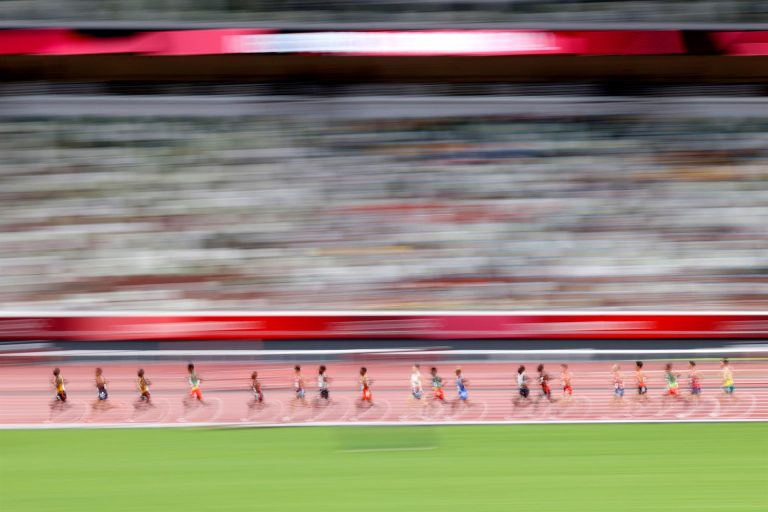 España se queda sin final en 4×400 tras la recalificación a EEUU y República Dominicana