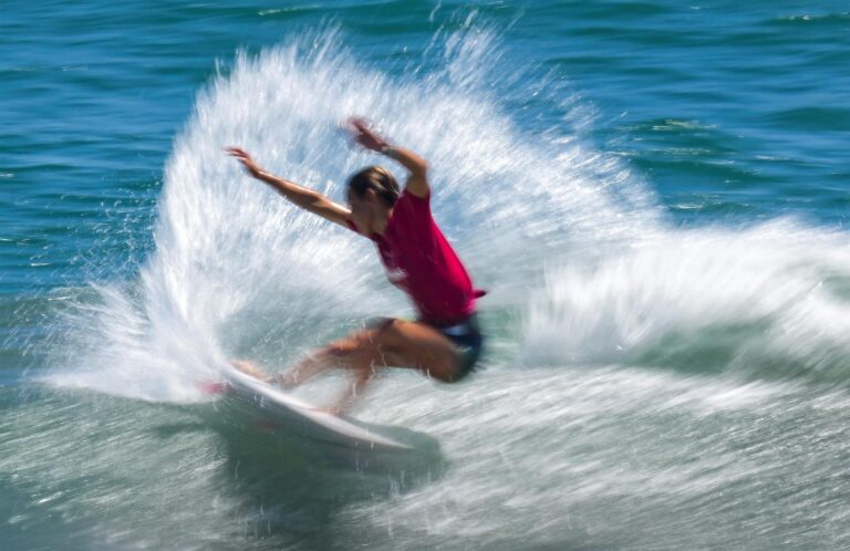 Surfistas de siete nacionalidades entre las ocho cuartofinalistas