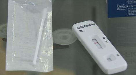 La sexta ola se ralentiza con las dudas sobre la notificación de los autotest 