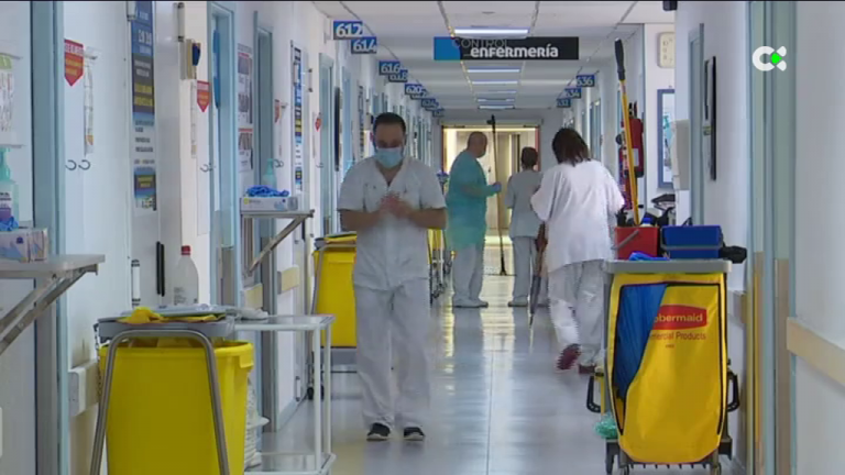 Los hospitales trabajan en planes de contingencia por el aumento de ingresos por la COVID