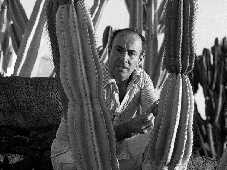 Una exposición de fotografías sobre César Manrique muestra su lado más personal