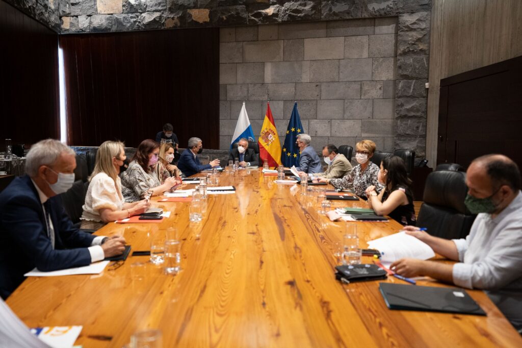 Torres pide rigor con las normas porque los datos de la pandemia empeoran