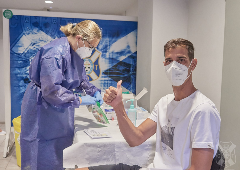 El Tenerife comienza la pretemporada con los primeros reconocimientos médicos